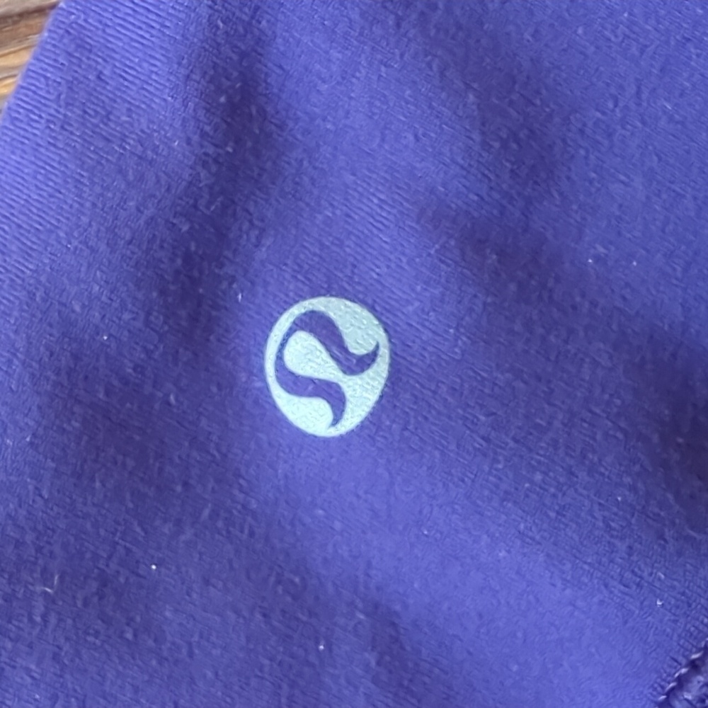 LULULEMON I Purple and Black Reversible Capri Workout Yoga Running Leggings, 8 - Picture 7 of 15